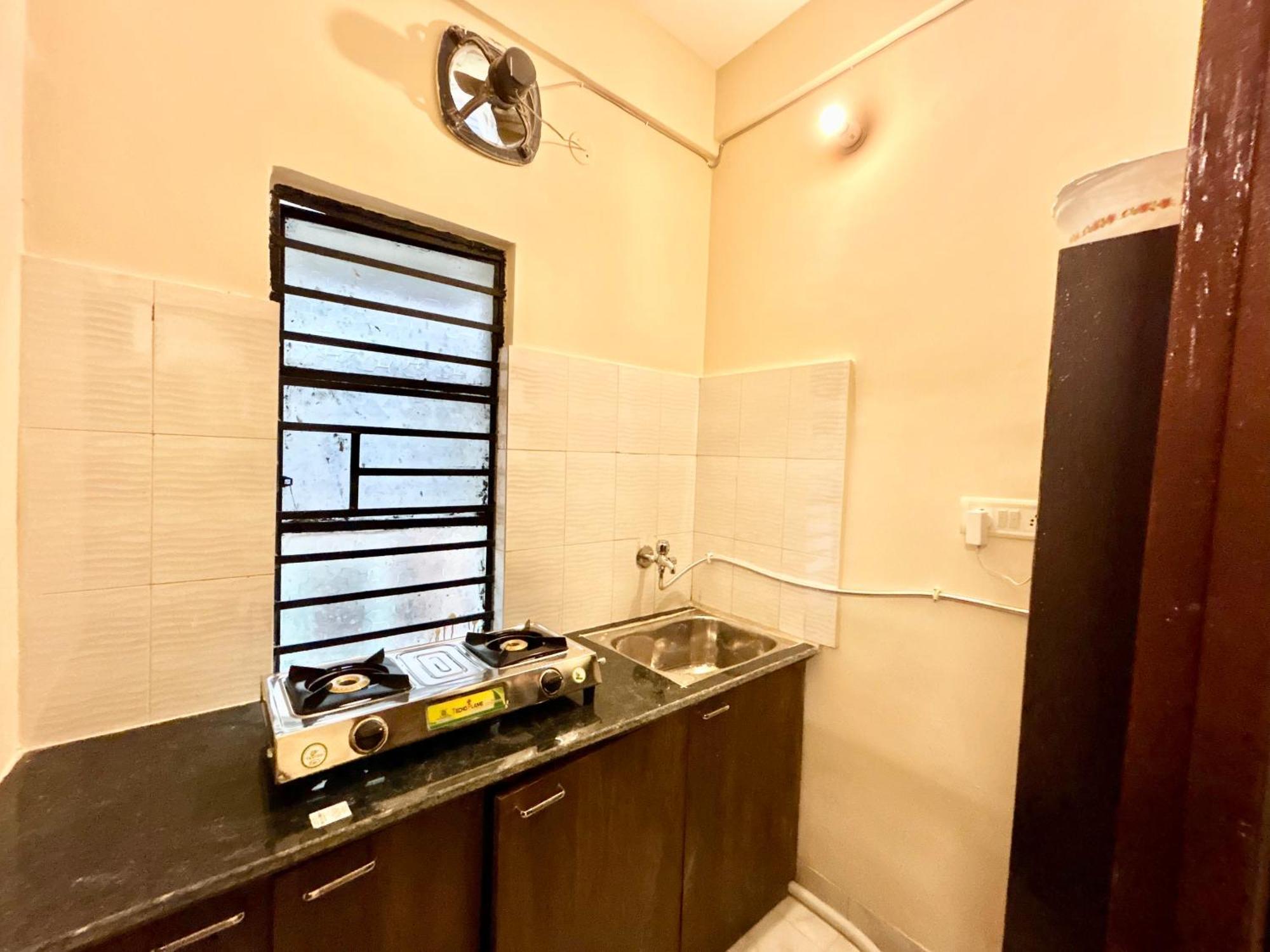 Cozy 2Bhk Apt Near Ruby Hospital & Em Bypass Kalkuta Zewnętrze zdjęcie